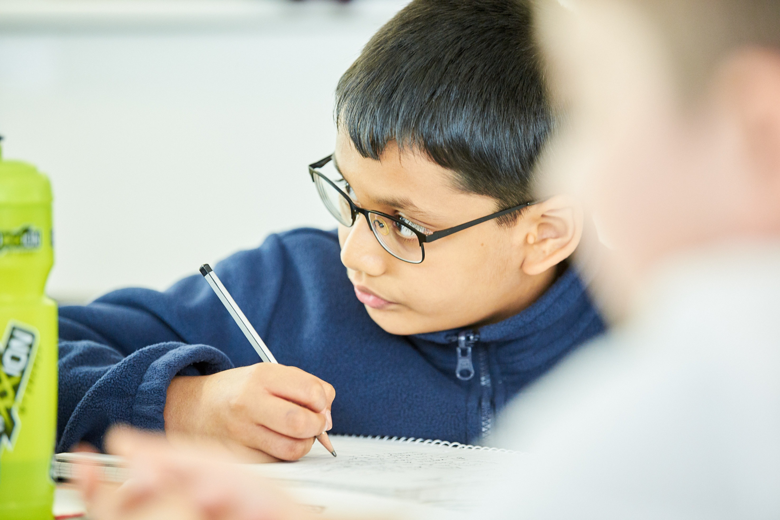 Schüler Förderhilfe ~ Erasmus Gymnasium Frankfurt ~ Trilinguale weiterführende Privatschule